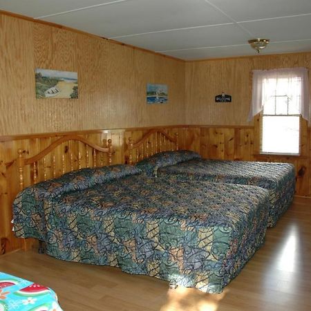 Channel Waterfront Cottages Weirs Beach Bilik gambar