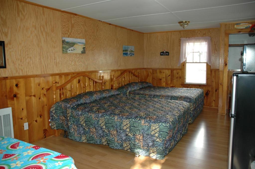 Channel Waterfront Cottages Weirs Beach Bilik gambar