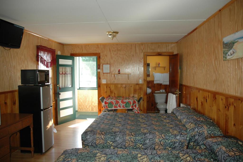 Channel Waterfront Cottages Weirs Beach Bilik gambar