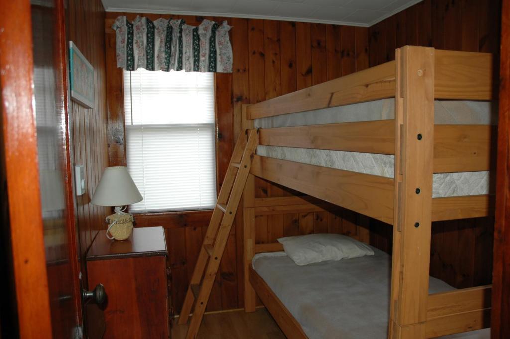 Channel Waterfront Cottages Weirs Beach Bilik gambar