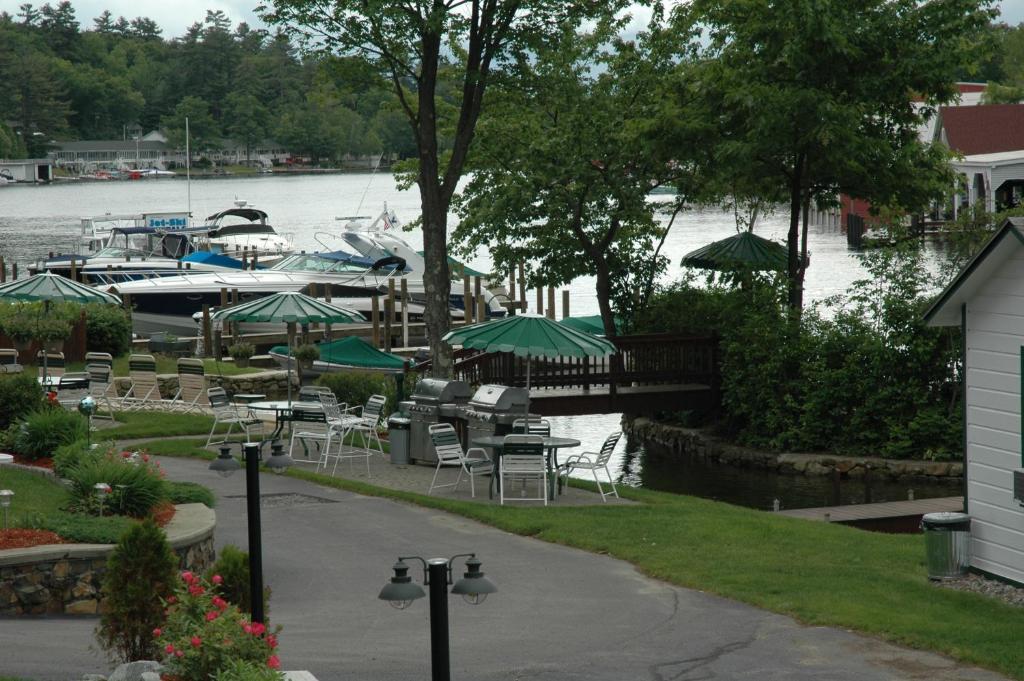 Channel Waterfront Cottages Weirs Beach Bilik gambar