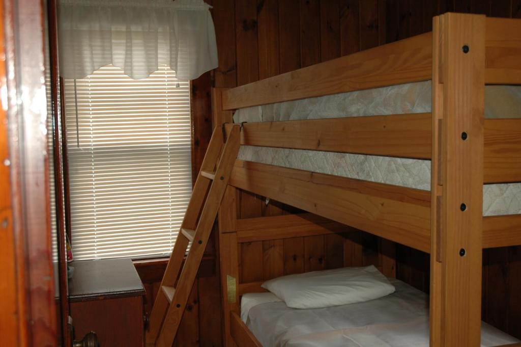 Channel Waterfront Cottages Weirs Beach Bilik gambar