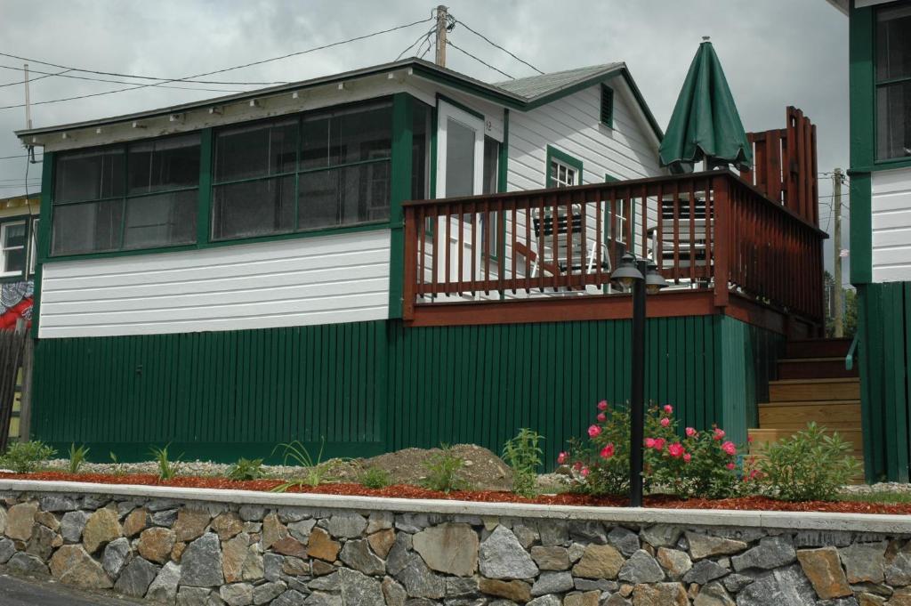 Channel Waterfront Cottages Weirs Beach Bilik gambar