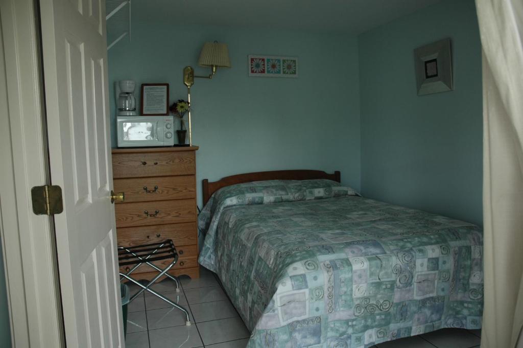 Channel Waterfront Cottages Weirs Beach Bilik gambar
