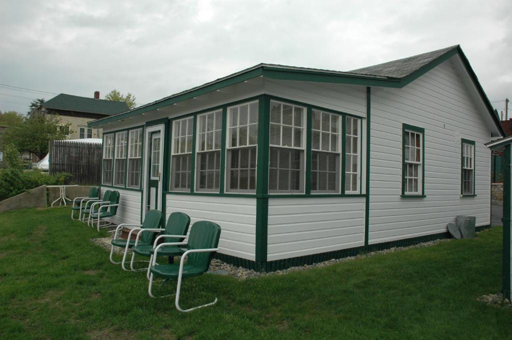 Channel Waterfront Cottages Weirs Beach Bilik gambar