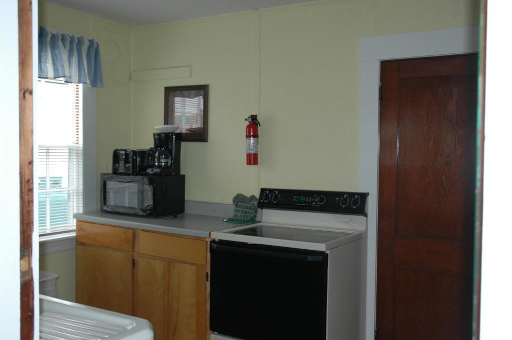 Channel Waterfront Cottages Weirs Beach Bilik gambar