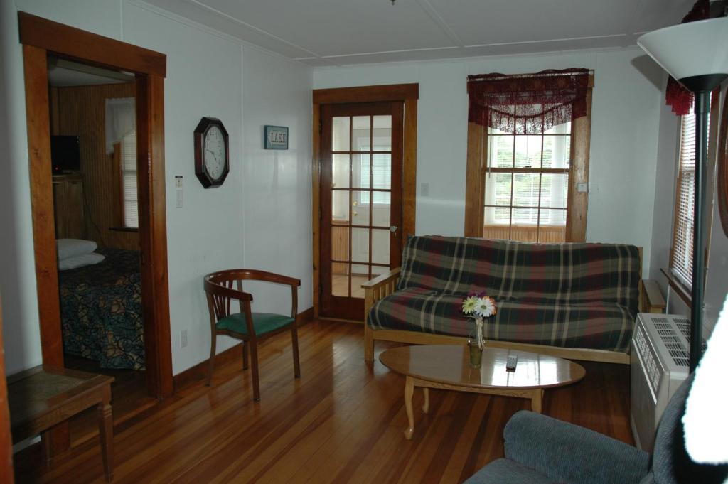Channel Waterfront Cottages Weirs Beach Bilik gambar