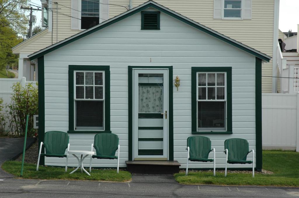 Channel Waterfront Cottages Weirs Beach Bilik gambar