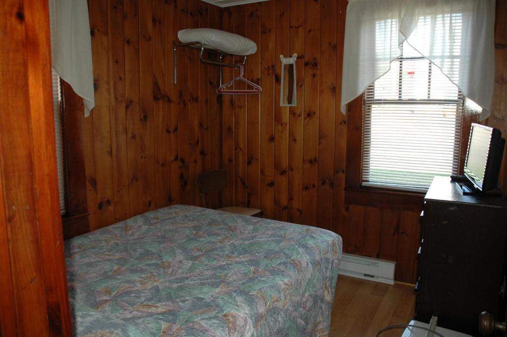 Channel Waterfront Cottages Weirs Beach Bilik gambar