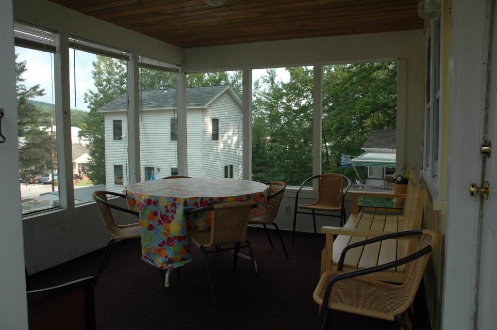 Channel Waterfront Cottages Weirs Beach Bilik gambar